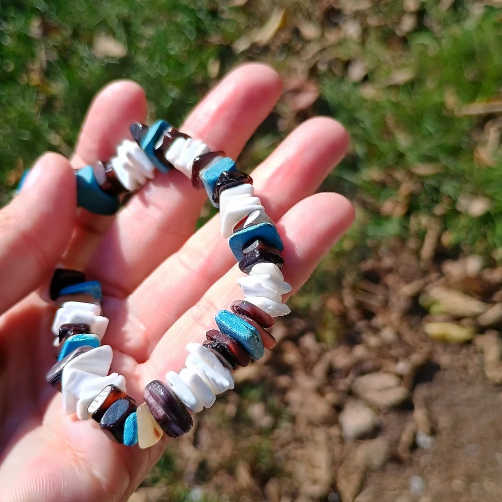 Vintage, handmade Hawaiian style shell and stone necklace, surf core, bohemian